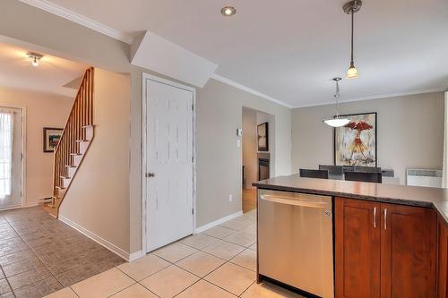 Cuisine - 20 Rue Joseph-Bepka, Blainville, QC - Indoor Photo Showing Kitchen