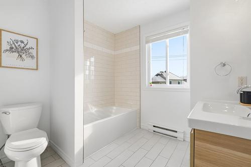 Salle de bains - 5-1381 Rue Zotique-Giard, Chambly, QC - Indoor Photo Showing Bathroom