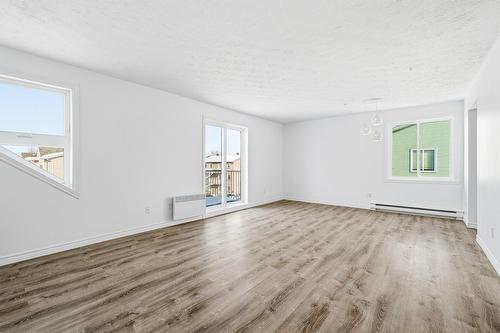 Salon - 5-1381 Rue Zotique-Giard, Chambly, QC - Indoor Photo Showing Other Room