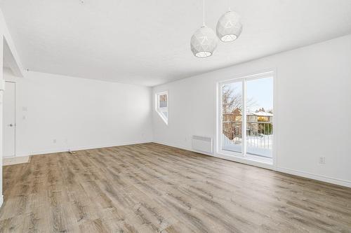 Salon - 5-1381 Rue Zotique-Giard, Chambly, QC - Indoor Photo Showing Other Room