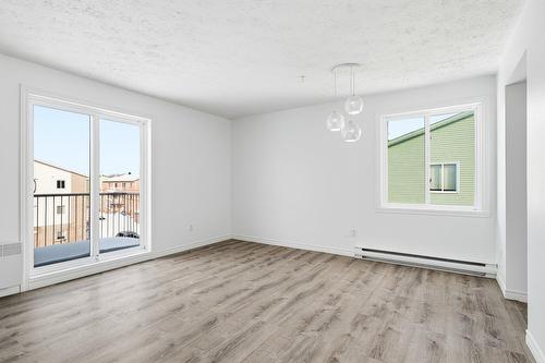 Salle à manger - 5-1381 Rue Zotique-Giard, Chambly, QC - Indoor Photo Showing Other Room