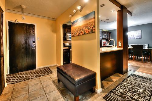 Hall - 215-73 Boul. Des Hauts-Bois, Sainte-Julie, QC - Indoor Photo Showing Other Room