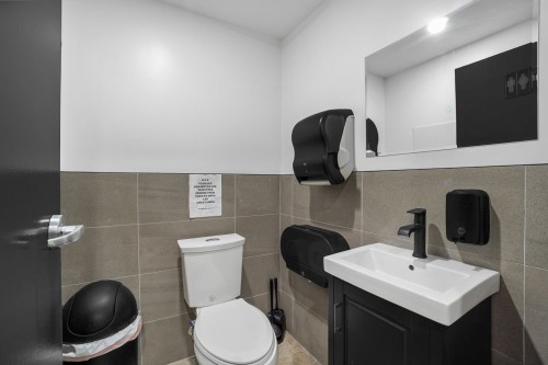 Salle de bains - 55-1811 Boul. Des Laurentides, Laval (Chomedey), QC - Indoor Photo Showing Bathroom