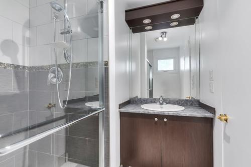 Salle de bains - 50 Rue Westpark, Dollard-Des-Ormeaux, QC - Indoor Photo Showing Bathroom