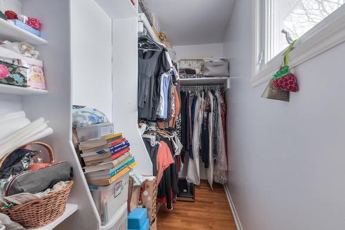 Penderie (Walk-in) - 50 Rue Westpark, Dollard-Des-Ormeaux, QC - Indoor With Storage