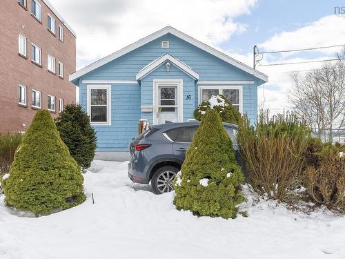 16 High Street, Dartmouth, NS 