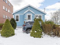 16 High Street  Dartmouth, NS B2W 1G7