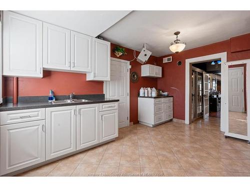 2558 Howard, Windsor, ON 