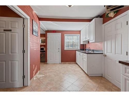 2558 Howard, Windsor, ON 