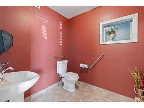 2558 Howard, Windsor, ON 