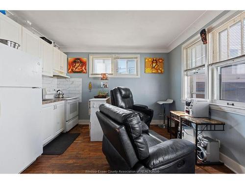 2558 Howard, Windsor, ON 