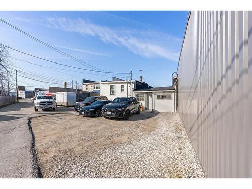 2558 Howard, Windsor, ON 