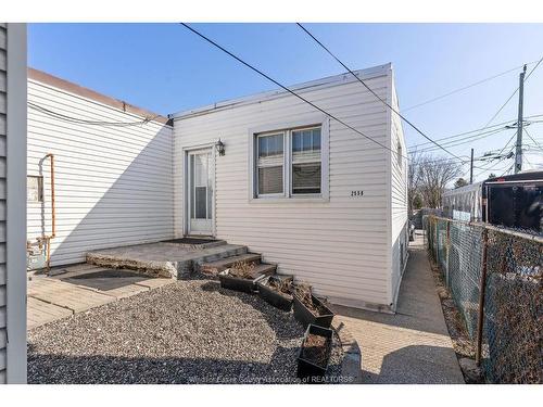 2558 Howard, Windsor, ON 
