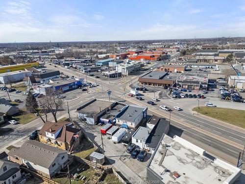 2558 Howard, Windsor, ON 