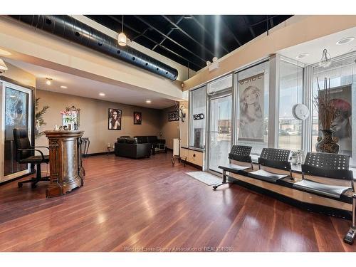 2558 Howard, Windsor, ON 