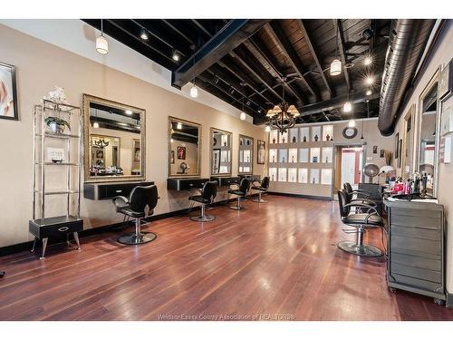 2558 Howard, Windsor, ON 