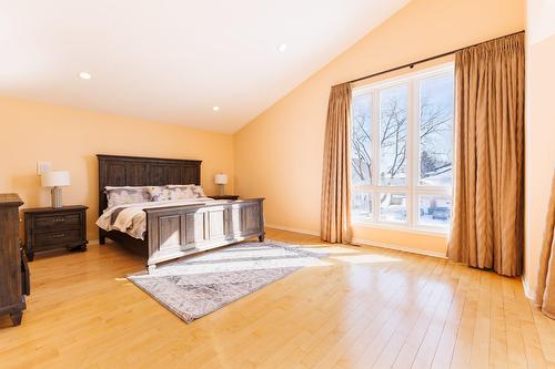 Chambre à coucher principale - 349 Rue Roger-Pilon, Dollard-Des-Ormeaux, QC - Indoor Photo Showing Bedroom