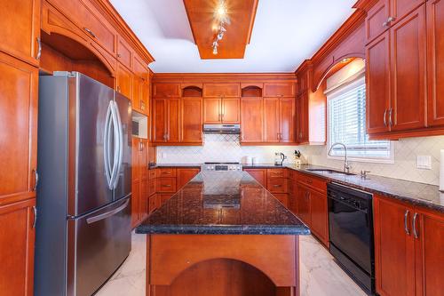 Cuisine - 349 Rue Roger-Pilon, Dollard-Des-Ormeaux, QC - Indoor Photo Showing Kitchen