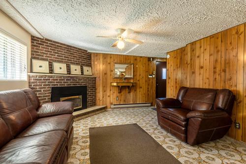 Salle de jeux - 6382  - 6384 Rue Fiset, Montréal (Montréal-Nord), QC - Indoor Photo Showing Living Room With Fireplace