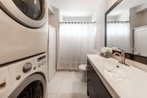 Salle de bains - 6382  - 6384 Rue Fiset, Montréal (Montréal-Nord), QC - Indoor Photo Showing Laundry Room