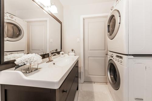 Salle de bains - 6382  - 6384 Rue Fiset, Montréal (Montréal-Nord), QC - Indoor Photo Showing Laundry Room