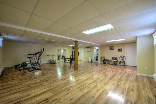 Salle familiale - 27 Rue De L'Érablière O., Saint-Hippolyte, QC - Indoor