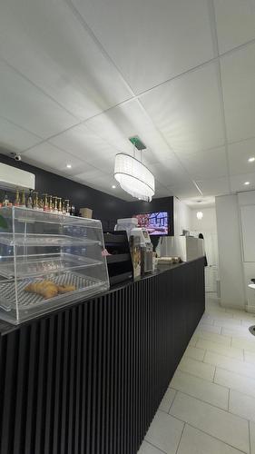 Commerce - 4763 Boul. Ste-Rose, Laval (Sainte-Rose), QC 