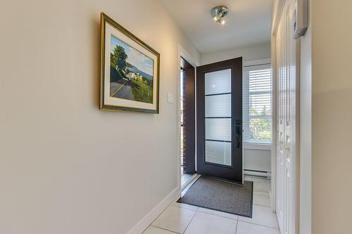 Hall - 202-131 Rue De Laviolette, Bromont, QC - Indoor Photo Showing Other Room