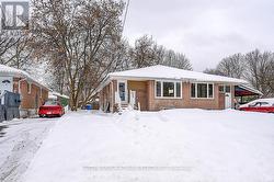 176 CHERRYWOOD DRIVE  Newmarket, ON L3Y 2X8