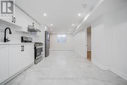 176 CHERRYWOOD DRIVE Newmarket, ON L3Y 2X8