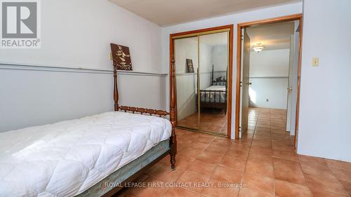 6237 2 Concession, Clearview, ON - Indoor Photo Showing Bedroom