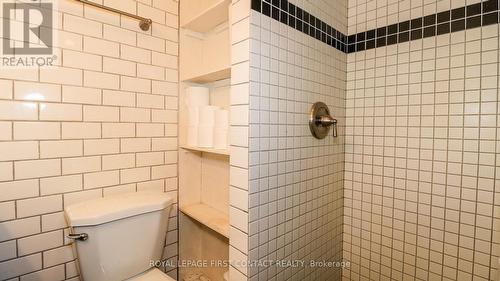 6237 2 Concession, Clearview, ON - Indoor Photo Showing Bathroom