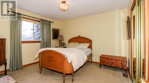 6237 2 Concession, Clearview, ON - Indoor Photo Showing Bedroom