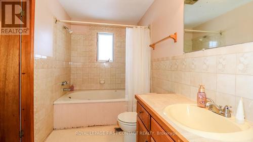 6237 2 Concession, Clearview, ON - Indoor Photo Showing Bathroom