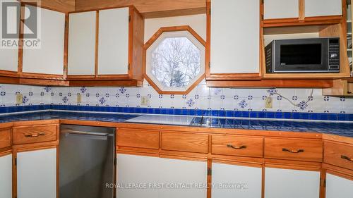 6237 2 Concession, Clearview, ON - Indoor Photo Showing Kitchen