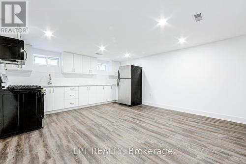 1519 Ogden Avenue, Mississauga, ON - Indoor Photo Showing Kitchen