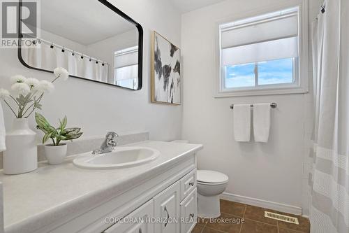 69 Eagen Drive, Kitchener, ON - Indoor Photo Showing Bathroom