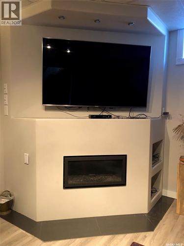 146 Jubilee Crescent, Canora, SK - Indoor With Fireplace