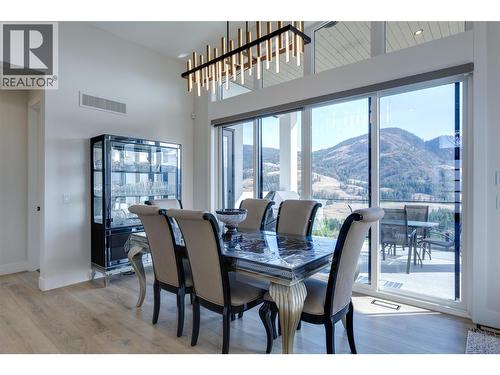 703 Carnoustie Drive, Kelowna, BC - Indoor Photo Showing Dining Room