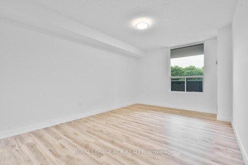 205-1535 Lakeshore Road E, Mississauga, ON - Indoor Photo Showing Other Room