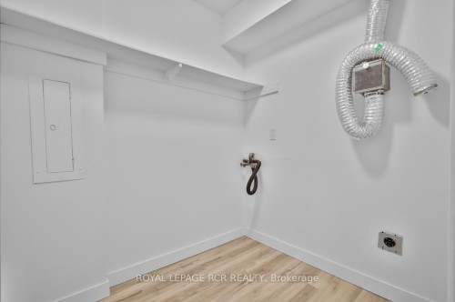 205-1535 Lakeshore Road E, Mississauga, ON - Indoor Photo Showing Other Room