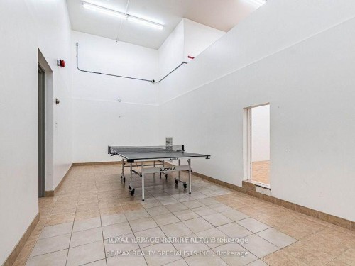 205-1535 Lakeshore Road E, Mississauga, ON - Indoor Photo Showing Other Room