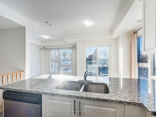 350-500 Kingbird Grove, Toronto, ON - Indoor Photo Showing Kitchen With Double Sink With Upgraded Kitchen