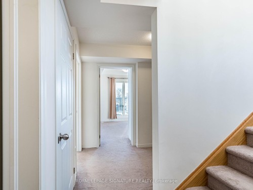 350-500 Kingbird Grove, Toronto, ON - Indoor Photo Showing Other Room
