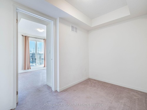 350-500 Kingbird Grove, Toronto, ON - Indoor Photo Showing Other Room