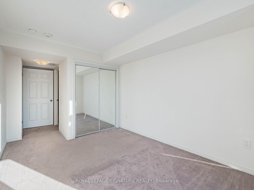 350-500 Kingbird Grove, Toronto, ON - Indoor Photo Showing Other Room