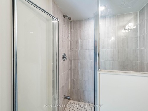 350-500 Kingbird Grove, Toronto, ON - Indoor Photo Showing Bathroom