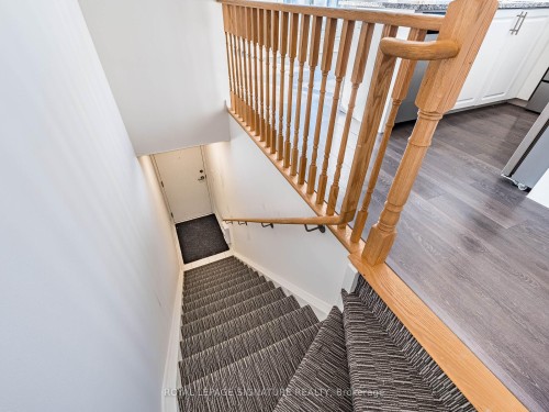 350-500 Kingbird Grove, Toronto, ON - Indoor Photo Showing Other Room