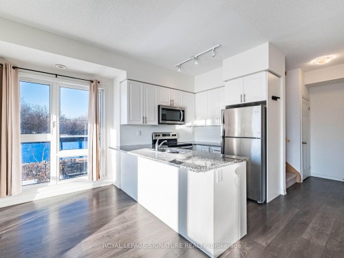 350-500 Kingbird Grove, Toronto, ON - Indoor Photo Showing Kitchen With Stainless Steel Kitchen