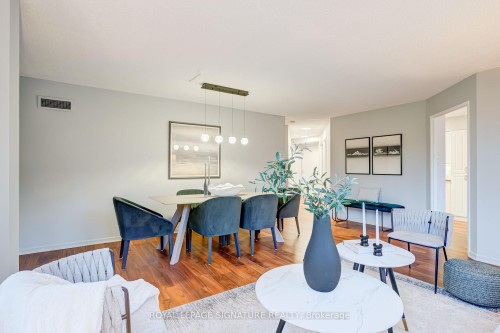 303-25 Maitland Street, Toronto, ON - Indoor Photo Showing Other Room